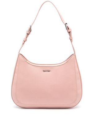 Calvin Klein logo-embossed grained shoulder bag - Pink