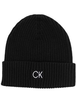 Calvin Klein logo-embroidered ribbed-knit beanie - Black