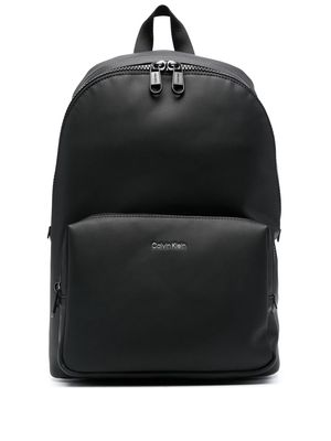 Calvin Klein logo-plaque zipped backpack - Black