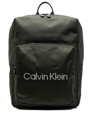 Calvin Klein logo-print backpack - Green