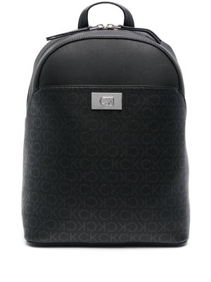 Calvin Klein monogram-pattern zipped backpack - Black