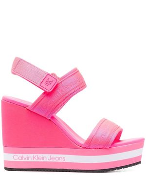 Calvin Klein striped-edge wedge sandals - Pink