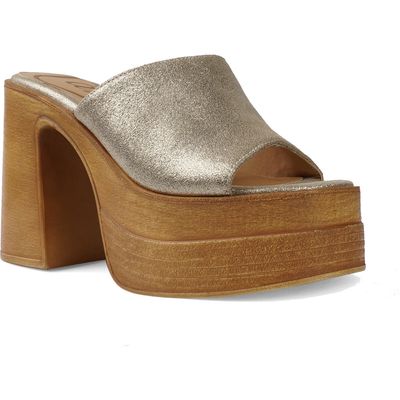 Candie's Brizol Platform Sandal in Gold 