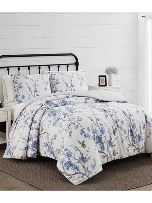 Cannon Kasumi Floral Comforter Set in White And Blue Full/Queen