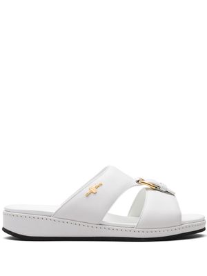 Car Shoe buckle-embellished flat sandals - White