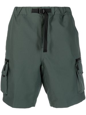 Carhartt WIP logo-patch cargo shorts - Green
