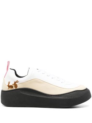 CARNE BOLLENTE embroidered-bunny low-top sneakers - White