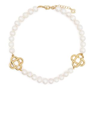 Casablanca logo-plaque pearl necklace - White