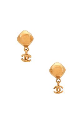 Chanel Coco Mark Swing Earrings in Metallic Gold