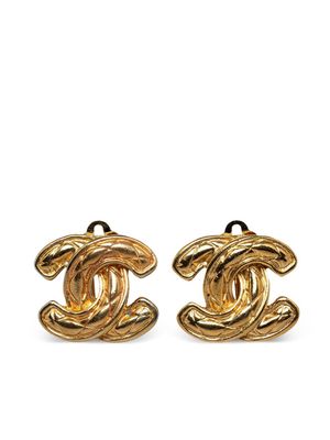 CHANEL Pre-Owned 1970-1980s CC diamond-quilted clip-on earrings - Gold