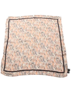 CHANEL Pre-Owned 1986-1988 graphic-print silk scarf - Neutrals