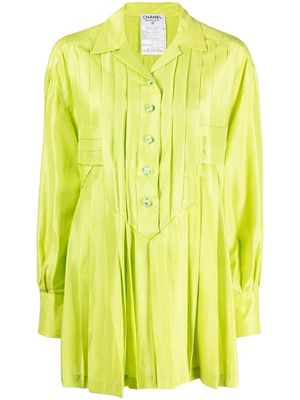 CHANEL Pre-Owned 1990s CC-button pleated silk shirt - Green