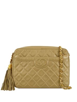 CHANEL Pre-Owned 1992 Fringe diamond-quilted camera bag - Neutrals