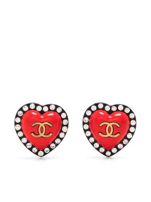 CHANEL Pre-Owned 1995 rhinestone-embellished heart clip-on earrings - Red