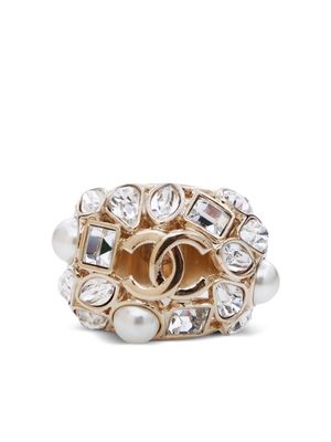 CHANEL Pre-Owned 2019 CC rhinestone-embellished ring - Gold
