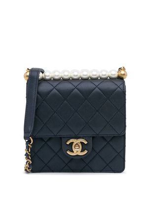 CHANEL Pre-Owned 2019 small Chic Pearls shoulder bag - Blue