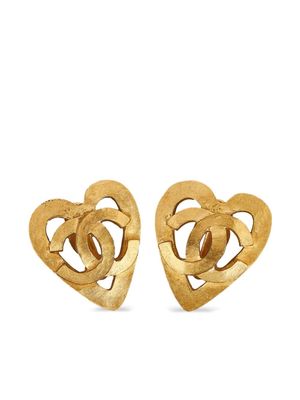 CHANEL Pre-Owned CC heart clip-on earrings - Gold
