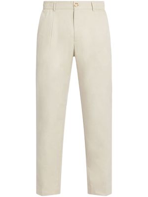 CHÉ pleated chino trousers - Neutrals
