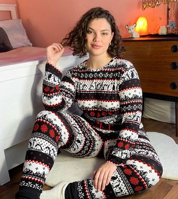 Chelsea Peers Curve poly penguin fairisle print long pajama set in navy - MULTI