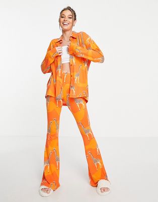 Chelsea Peers long pajama set in orange giraffe print