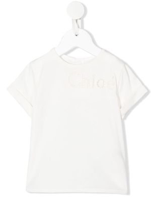 Chloé Kids logo-embroidered round-neck T-shirt - White