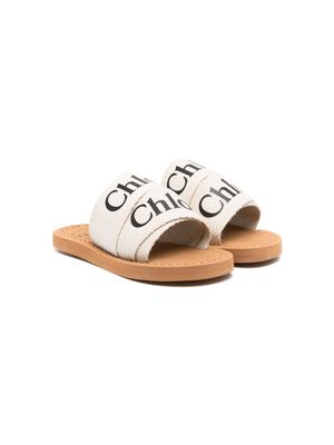 Chloé Kids logo-print strap sandals - White
