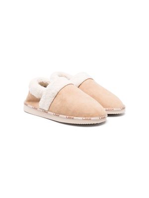 Chloé Kids logo-trim suede slippers - Neutrals