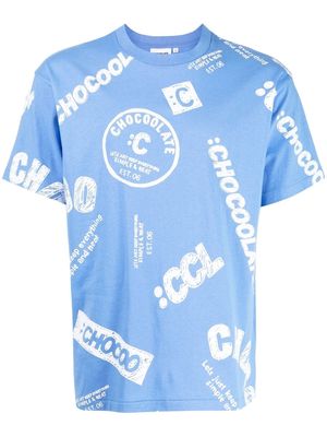 CHOCOOLATE all over logo print t-shirt - Blue