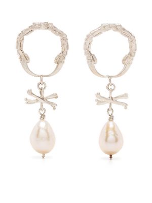 Claire English Eurydice pearl drop earrings - Silver