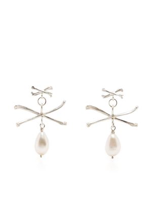 Claire English Filibuster pearl earrings - Silver
