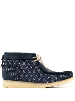 Clarks Originals stitched-detail lace-up boots - Blue