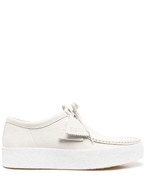 Clarks Originals Wallabee logo-tag lace-up shoes - White