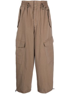 Closed high-waisted cargo pants - Neutrals