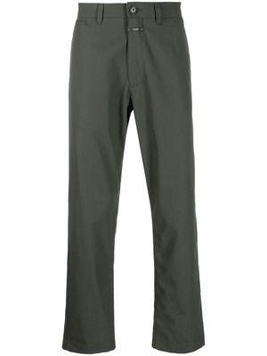 Closed logo-patch straight-leg trousers - Green