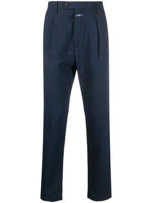 Closed pleat-detail four-pocket tailored trousers - Blue