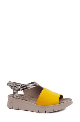 CLOUD Isla Peep Toe Sandal in Yellow/Drops