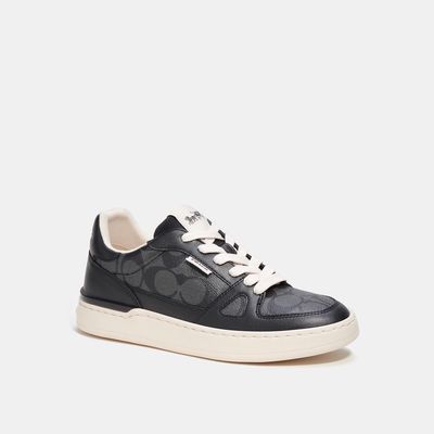 Coach Outlet Clip Court Low Top Snenaker In Signature Canvas - Grey