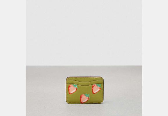 Coach Outlet Wavy Card Case In Coachtopia Leather With Strawberry Print - Green