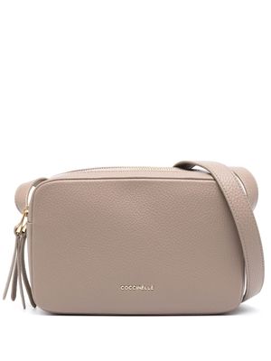 Coccinelle small Gleen leather crossbody bag - Neutrals