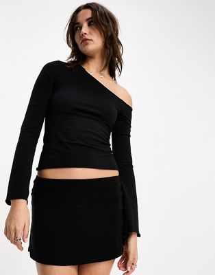 COLLUSION long sleeve one shoulder top in black