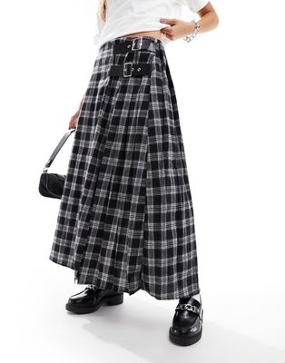 COLLUSION maxi kilt skirt in monochrome plaid-Black
