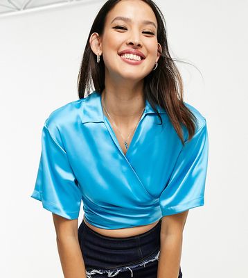 COLLUSION polyester satin wrap crop shirt in light blue - TURQUOISE