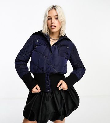 COLLUSION shrunken puffer with ribbed collar in navy-Blue