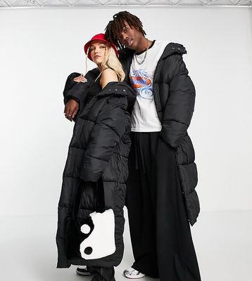 COLLUSION Unisex maxi puffer jacket with hood in black