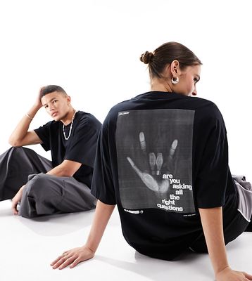 COLLUSION Unisex photographic hand back print t-shirt in black
