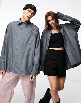 COLLUSION Unisex super oversized box pleat shirt in charcoal-Gray