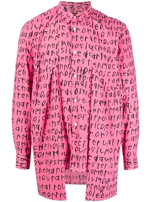Comme Des Garçons Homme Plus text-print tied-sleeve shirt - Pink