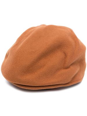 Comme Des Garçons Shirt logo-embroidered baker-boy cap - Brown