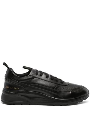 Common Projects logo-lettering leather sneakers - Black