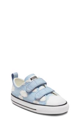 Converse Kids' Chuck Taylor All Star 2V Sneaker in Lt Armory Blue/White